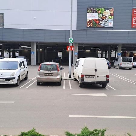 Apartamento Airport 24&24 Car Parking Chisináu Exterior foto